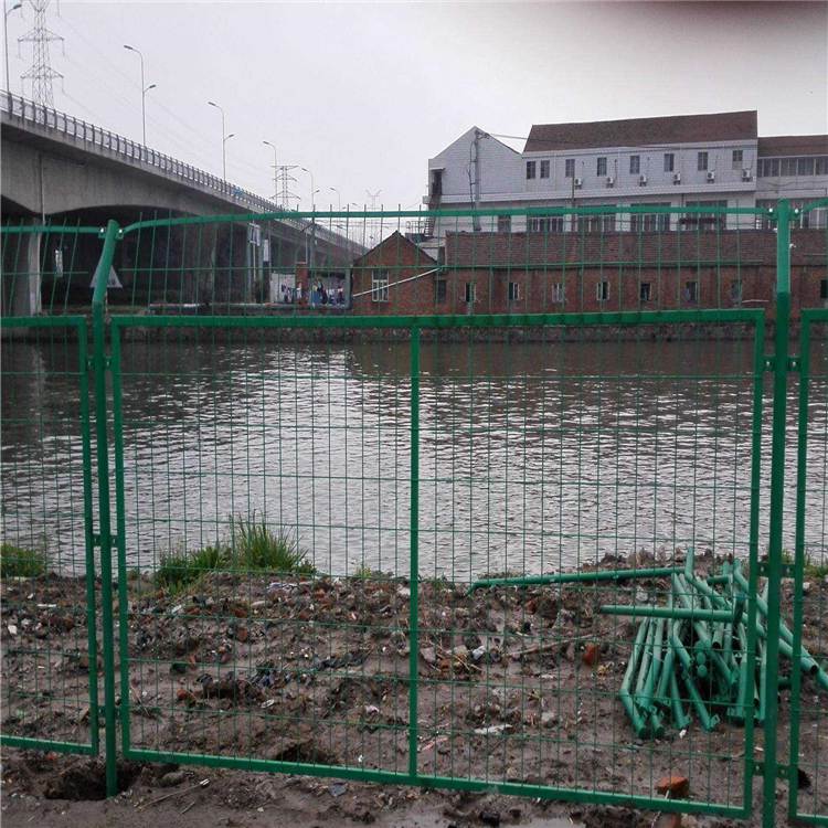 上海一级水源地河道两侧围网