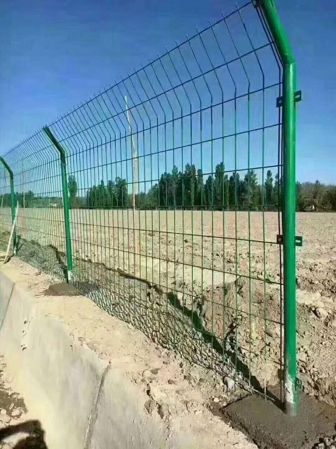 铁丝围栏网的生产工艺以及价格