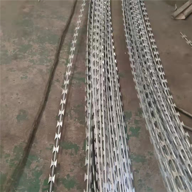 北京铁路专用刺丝滚笼
