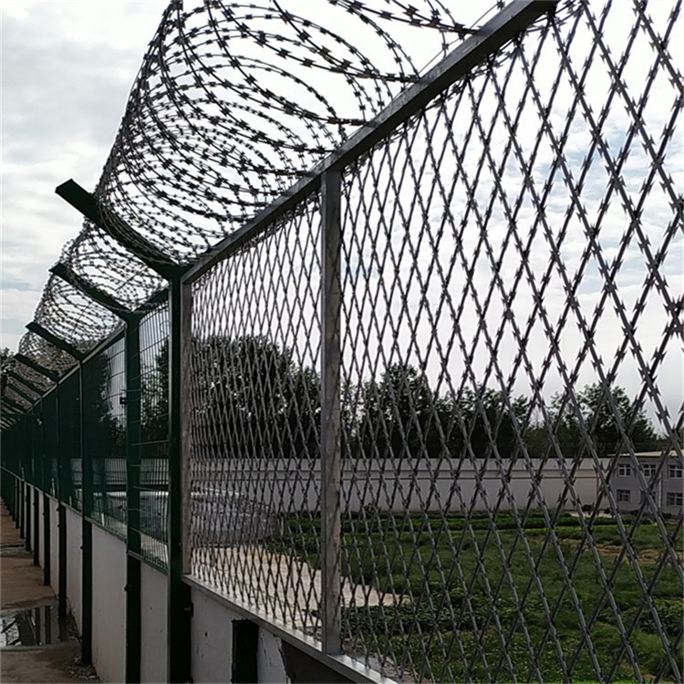 河北艾瑞监狱金属焊接刀片钢网墙案例